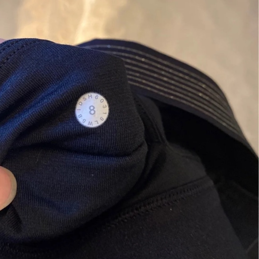 Lululemon Principal Dancer black 8 leggings - Picture 9 of 9